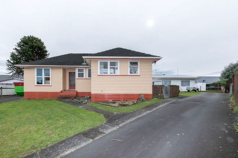 Photo of property in 8 Marlowe Place, Enderley, Hamilton, 3214