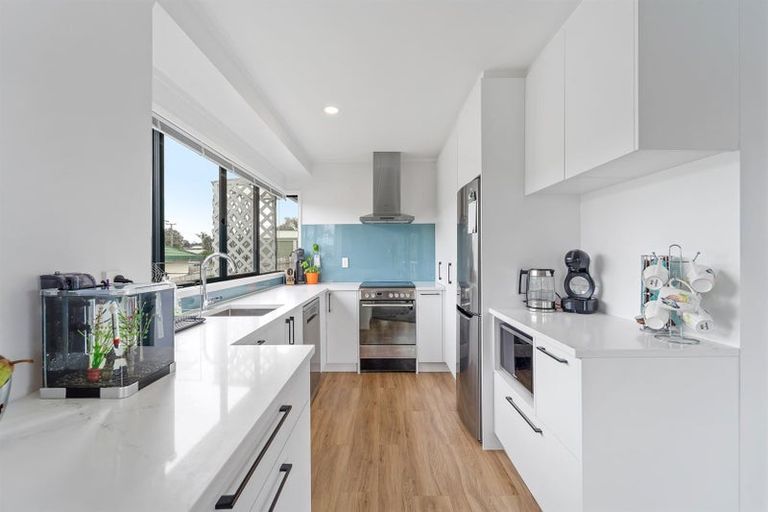 Photo of property in 44 Penton Road, Stanmore Bay, Whangaparaoa, 0932