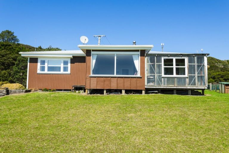 Photo of property in 5114 Te Araroa Road, Hicks Bay, Tikitiki, 4087