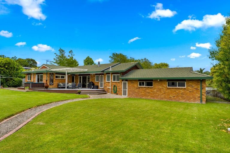 Photo of property in 19 Rosella Grove, Waimauku, 0812