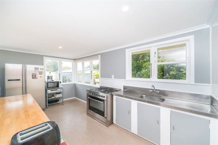 Photo of property in 15 Cardiff Street, Awapuni, Palmerston North, 4412