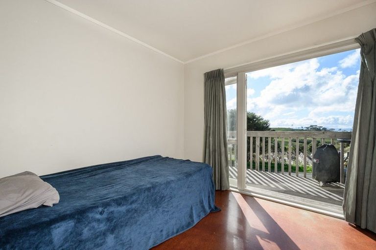 Photo of property in 1529 South Head Road, South Head, Helensville, 0874