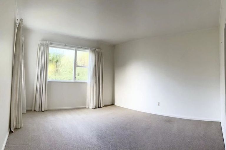 Photo of property in 154 Bleakhouse Road, Mellons Bay, Auckland, 2014