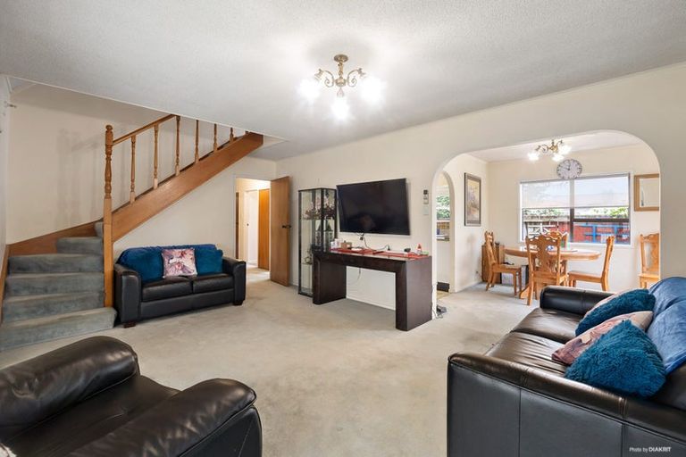Photo of property in 1/216 Edmonton Road, Te Atatu South, Auckland, 0610