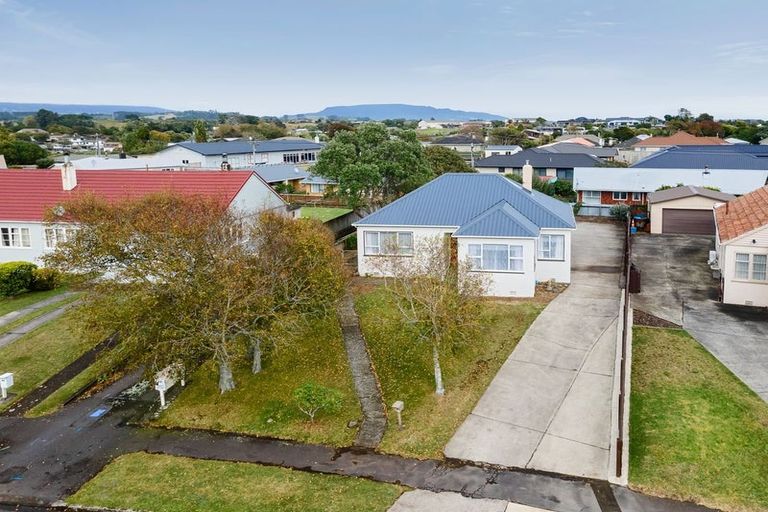 Photo of property in 40 Wrantage Street, Westown, New Plymouth, 4310