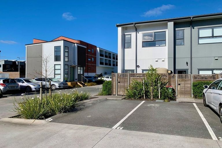 Photo of property in 8 Sidney Wallingford Way, Hobsonville, Auckland, 0616