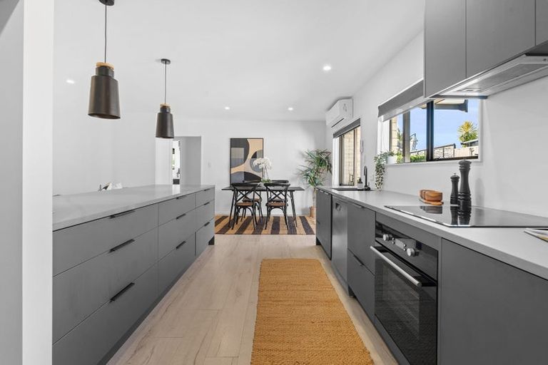 Photo of property in 2/99 Riverside Road, Orewa, 0931