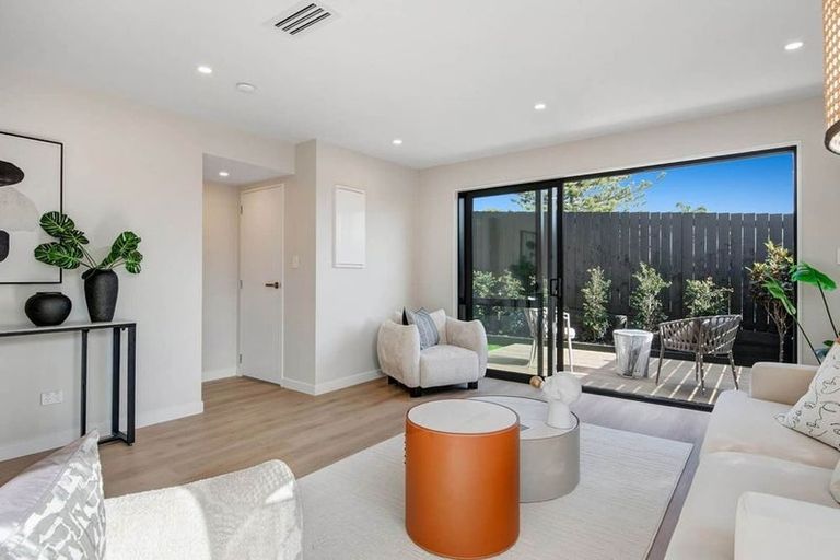 Photo of property in 8/32 Beulah Avenue, Rothesay Bay, Auckland, 0630