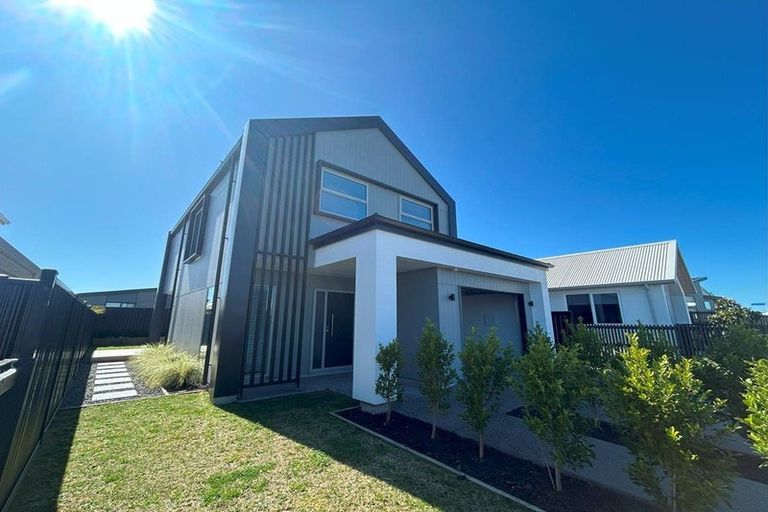 Photo of property in 21 Bill Miller Drive, Papamoa, 3118