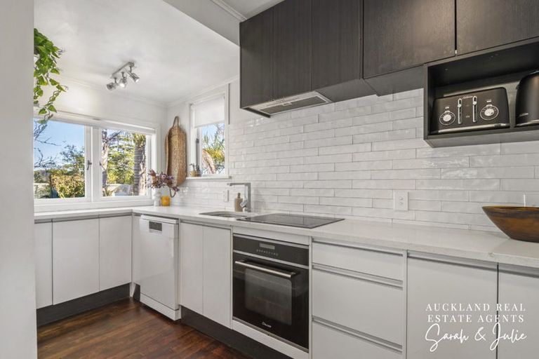 Photo of property in 422a Old Te Atatu Road, Te Atatu Peninsula, Auckland, 0610