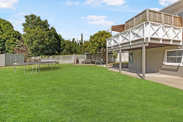 Photo of property in 12 Norfolk Rise, Waiuku, 2123