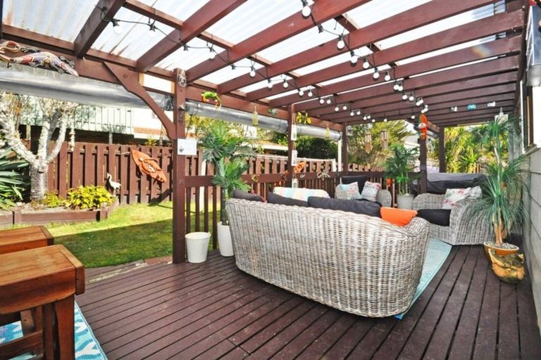 Photo of property in 1/18 Manuwai Road, Torbay, Auckland, 0630