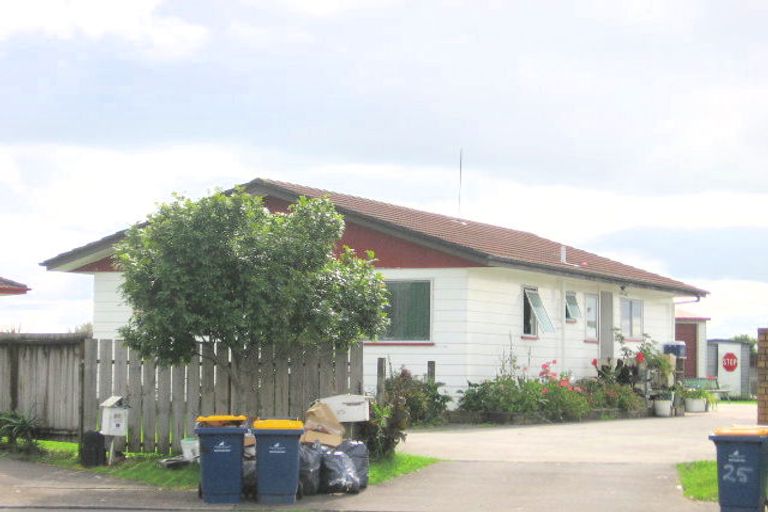 Photo of property in 25 Silverstone Place, Henderson, Auckland, 0612