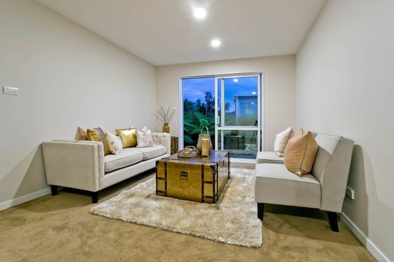 Photo of property in 25 Para Close, Fairview Heights, Auckland, 0632