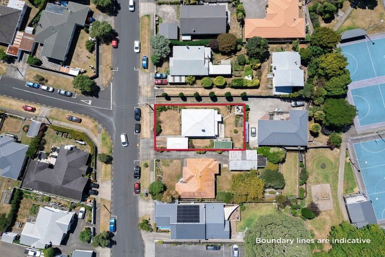 Photo of property in 11 Normanby Street, Fitzroy, New Plymouth, 4312