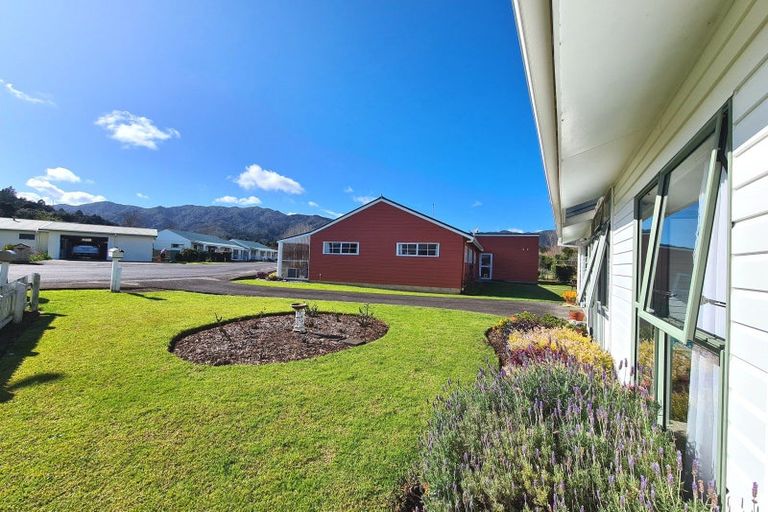 Photo of property in 6 Courthouse Lane, Coromandel, 3506