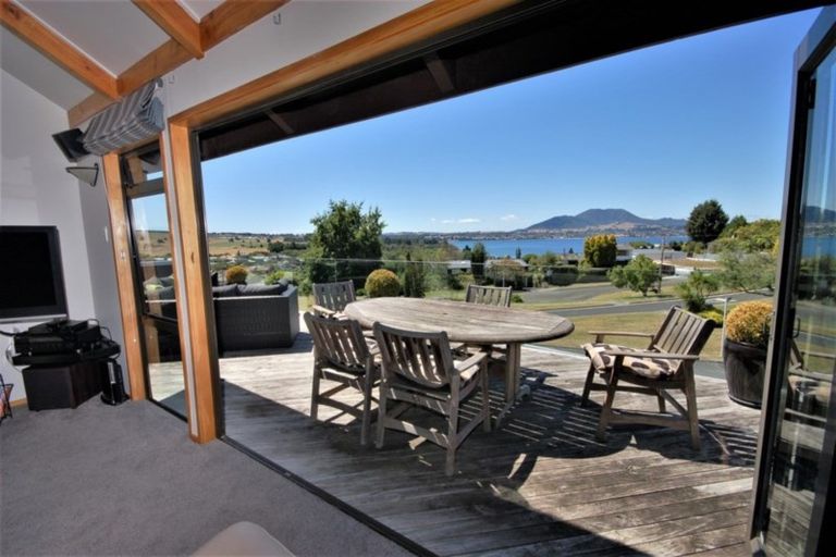 Photo of property in 1/11 Krissell Place, Acacia Bay, Taupo, 3330