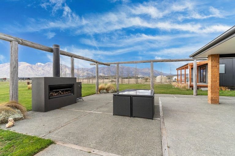 Photo of property in 10 Hardacre Place, Omarama, 9412