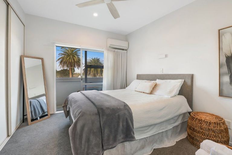 Photo of property in 24/3 Riverside Road, Orewa, 0931