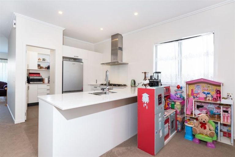 Photo of property in 22 Saltmarsh Road, Hobsonville, Auckland, 0616