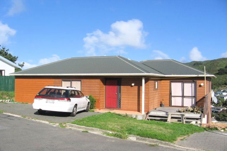 Photo of property in 3 Tatum Way, Johnsonville, Wellington, 6037