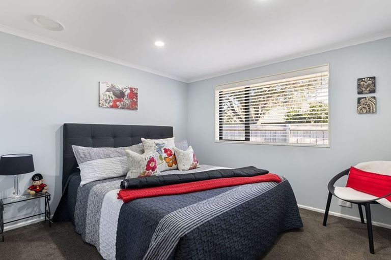 Photo of property in 6 Liberty Grove, Kelvin Grove, Palmerston North, 4414
