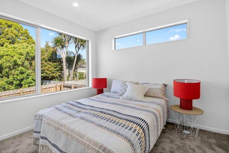 Photo of property in 7d Maroubra Place, Botany Downs, Auckland, 2010