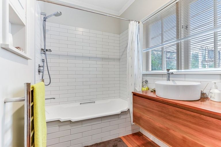 Photo of property in 2a Tamihana Avenue, Fairfield, Hamilton, 3214