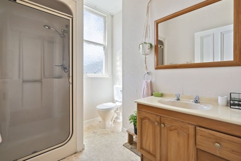 Photo of property in 13 Crawford Road, Kilbirnie, Wellington, 6022