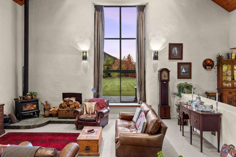 Photo of property in 33 Old Racecourse Road, Albert Town, Wanaka, 9305