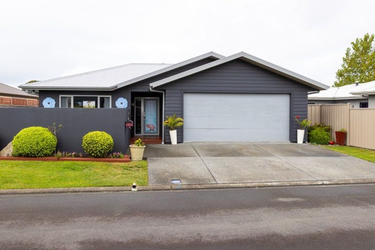 Photo of property in 4 Gregory Grove, Clive, 4102