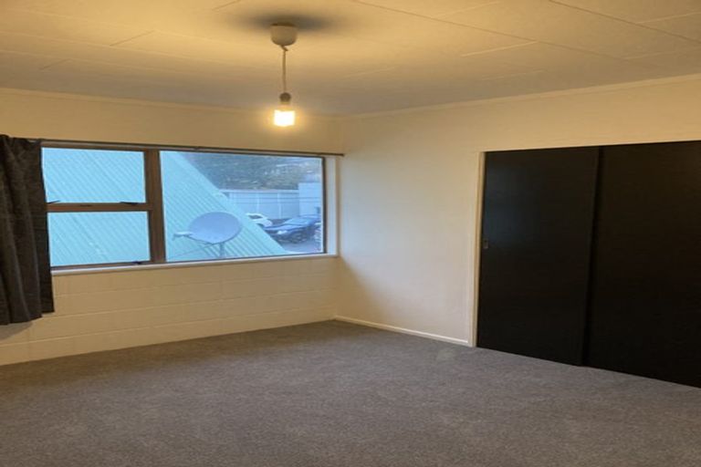 Photo of property in 8 Melrose Crescent, Melrose, Wellington, 6023