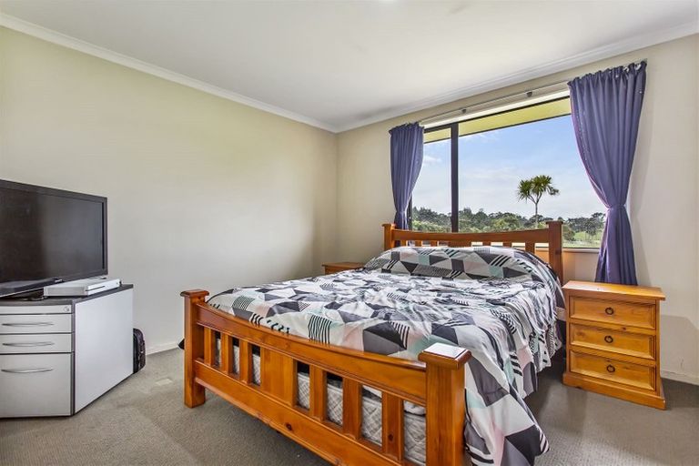 Photo of property in 39 Misty Valley Drive, Henderson, Auckland, 0612
