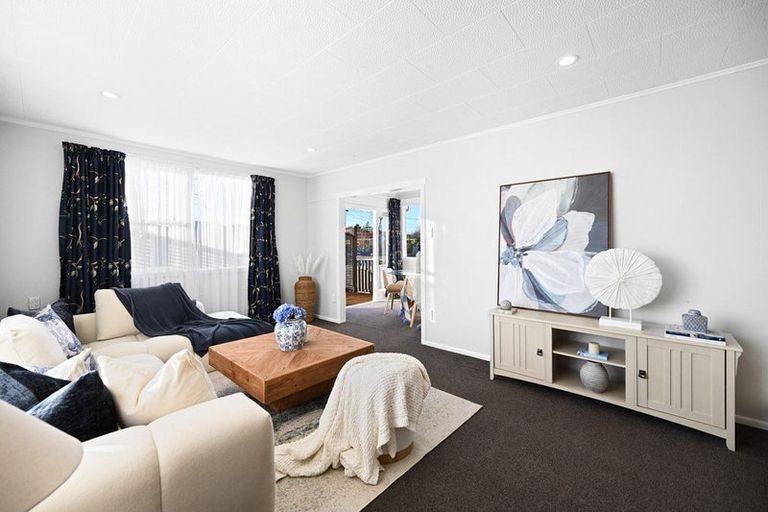 Photo of property in 2 Mabian Crescent, Deanwell, Hamilton, 3206