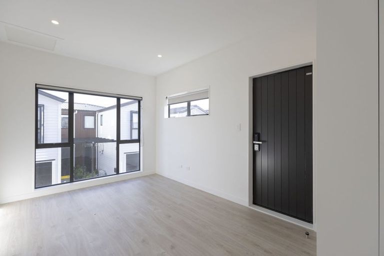 Photo of property in 24 Tukauri Place, Papakura, 2110