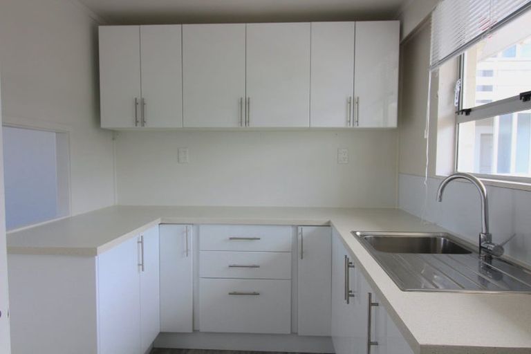 Photo of property in 5 Hawker Street, Mount Victoria, Wellington, 6011