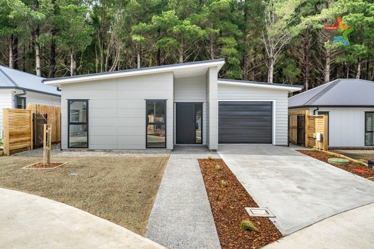 Photo of property in 30 Te Ara O Roimata, Wainuiomata, Lower Hutt, 5014