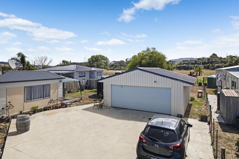 Photo of property in 27 Kowhai Avenue, Kaiaua, Miranda, 2473