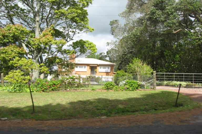 Photo of property in 141 Tawa Road, Kumeu, 0891
