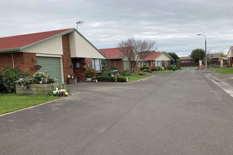 Photo of property in 1 Masonic Close, Takaro, Palmerston North, 4412