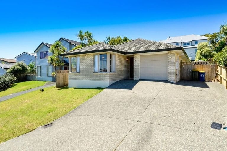 Photo of property in 2/15 Stoneleigh Court, Sunnynook, Auckland, 0632