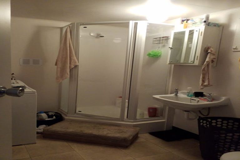 Photo of property in Churchill Flats, 213 The Terrace, Wellington Central, Wellington, 6011