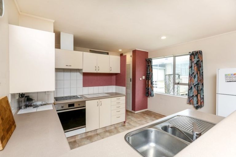 Photo of property in 117 Awanui Street, Merrilands, New Plymouth, 4312