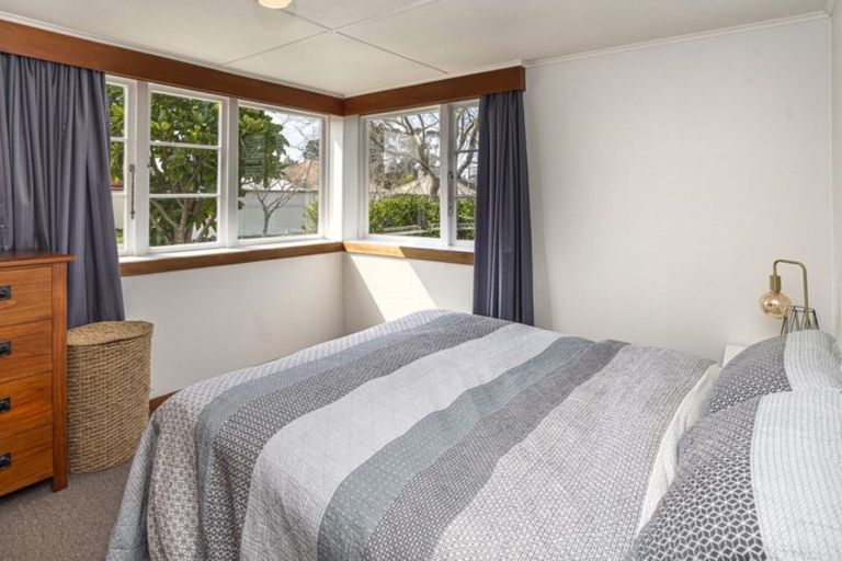 Photo of property in 14 Cornwall Street, Brooklands, New Plymouth, 4310