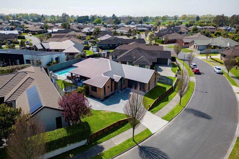 Photo of property in 115 Saint James Drive, Huntington, Hamilton, 3210