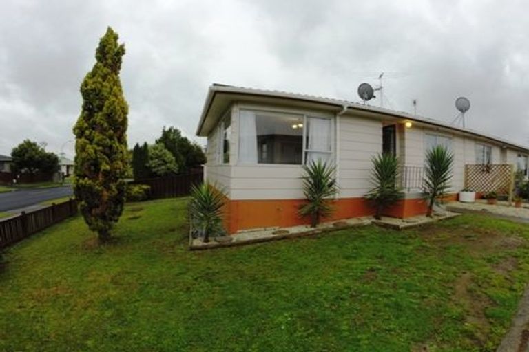 Photo of property in 1/15 Sharland Avenue, Manurewa, Auckland, 2102