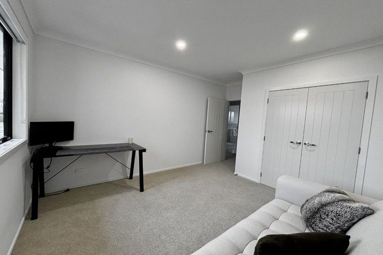 Photo of property in 110 Roberts Line, Kelvin Grove, Palmerston North, 4414