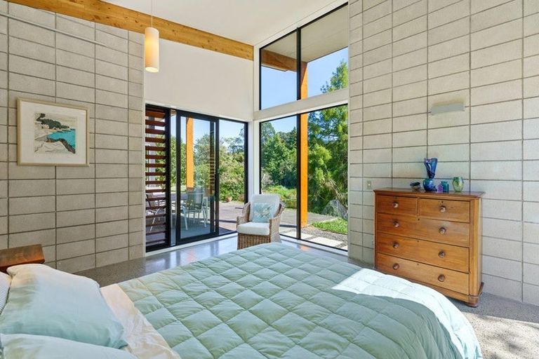 Photo of property in 86 Derham Road, Te Horo, Otaki, 5581