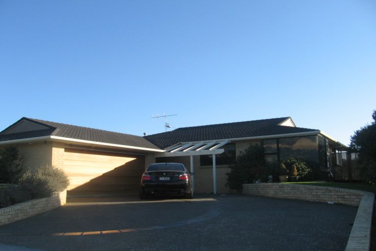 Photo of property in 46 James Cook Drive, Whitby, Porirua, 5024