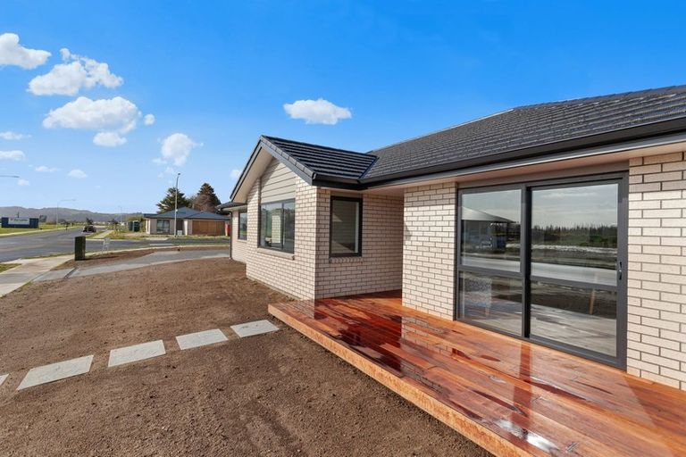 Photo of property in 1 Karearea Drive, Coastlands, Whakatane, 3120
